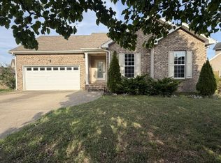 515 Preakness Cir, Pleasant View, TN 37146