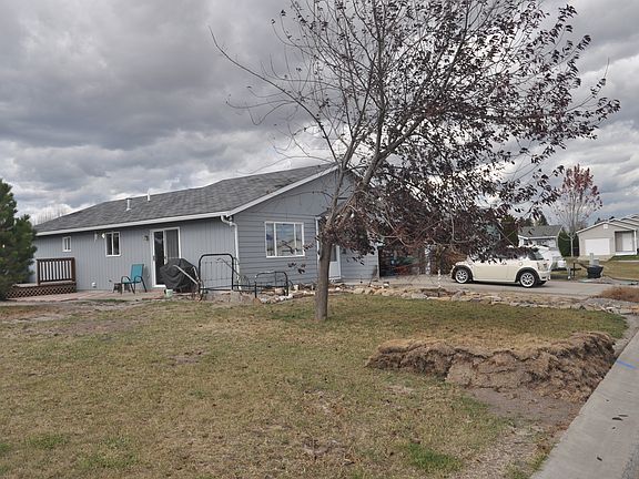 3rd image of 1864 N Belmar Dr