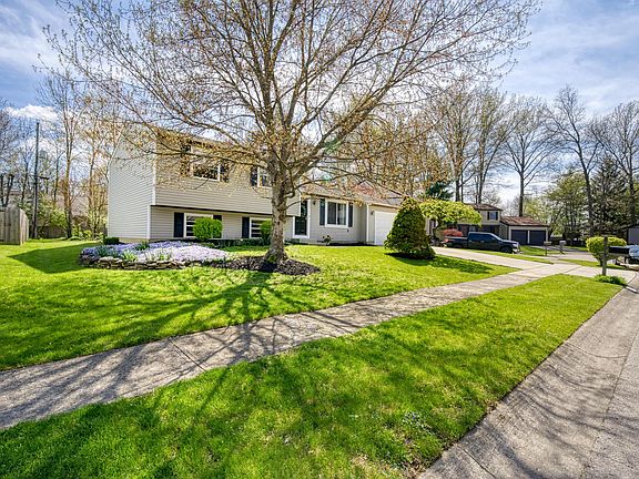2nd image of 275 Carlin Ct W