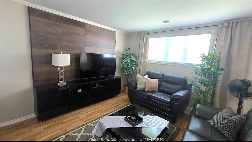 2 bed, 1.5 bath, $2,200 — Photo 3