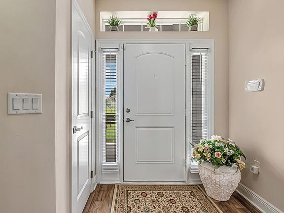 4th image of 367 SW Grimaldo Terrace