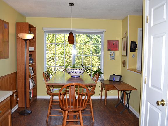 5th image of 504 Kensington Ct