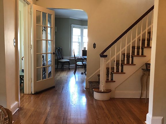 3rd image of 33 S Lewis Pl