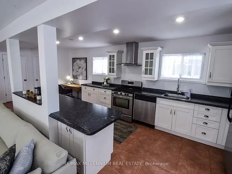 57 Lakeridge Blvd — Photo 10