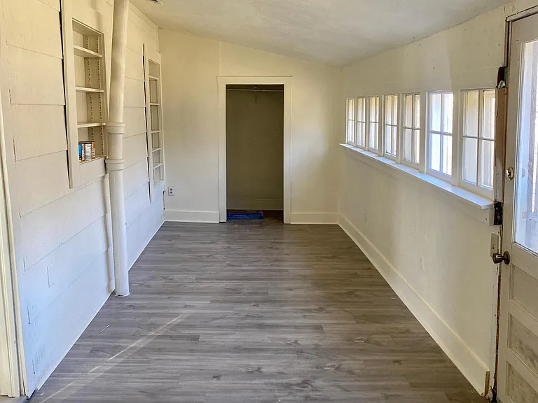 905 E Sycamore St — Photo 14