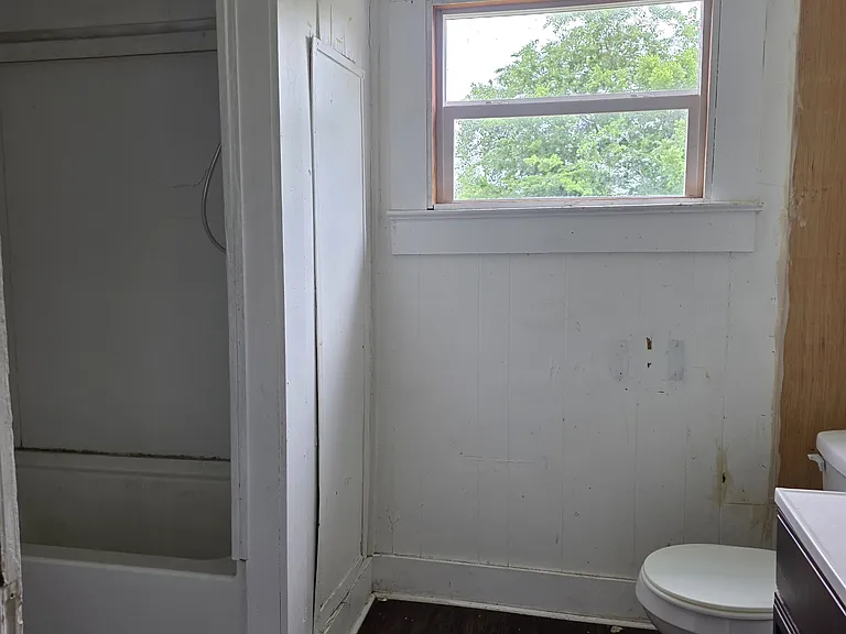 510 Edwards St — Photo 6