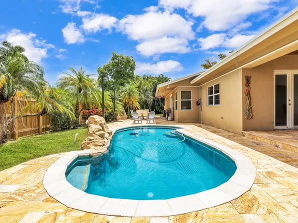 4910 SW 61st Avenue, Davie, FL 33314