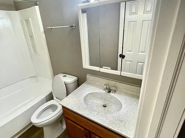 3256-3258 Mooresville Rd — Photo 11