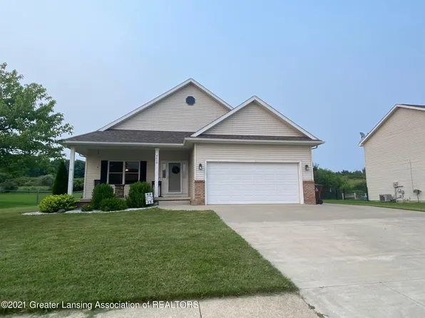 4610 Sunset Dr, Potterville, MI 48876