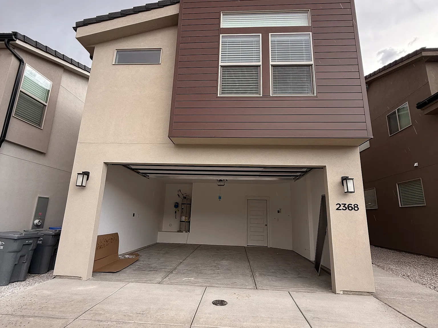 4 bed, 2.5 bath, 1895 sqft, $2,250 — Photo 1