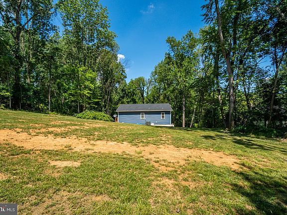 4th image of 58 Dale Dr