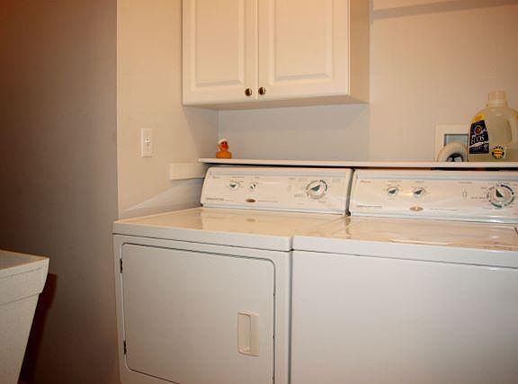3rd image of 1104 Sanborn Ave.