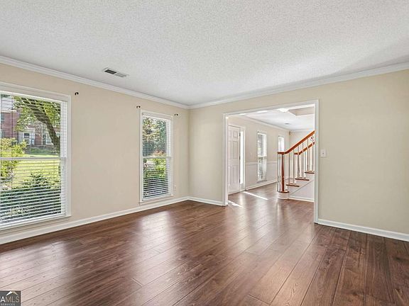 3rd image of 89 Creekside Dr