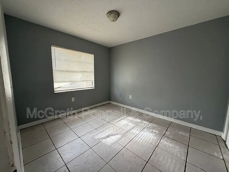 3826 Lakeshore Dr #B — Photo 11
