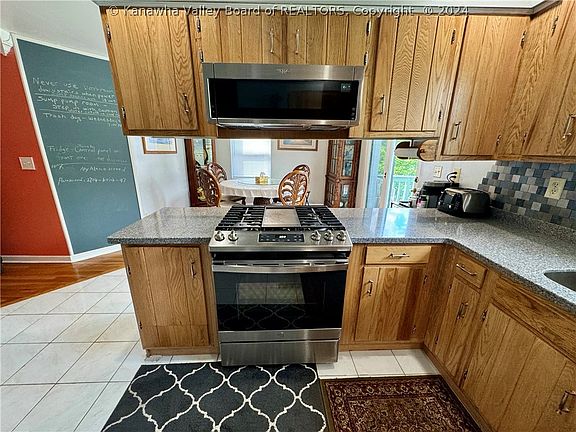 4th image of 12048 Maccorkle Ave