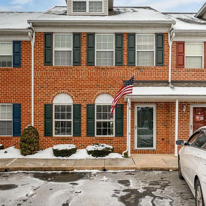 1st image of 10 Chesterwood Cir