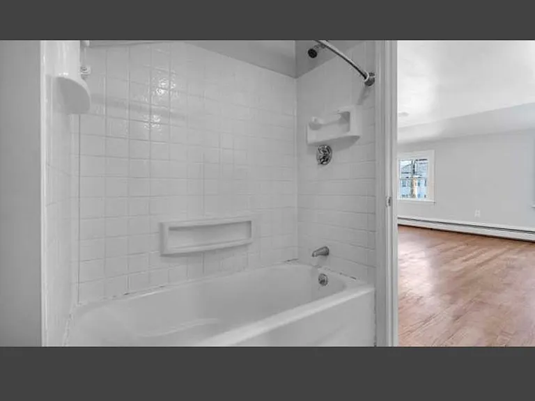 324 Elm St #B — Photo 15