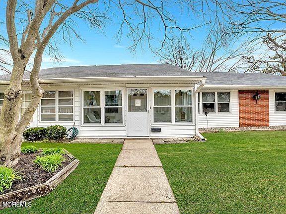 3rd image of 379D Portsmouth Drive #100d