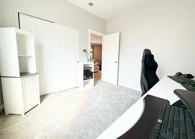 740 SE Nordmann Loop — Photo 33