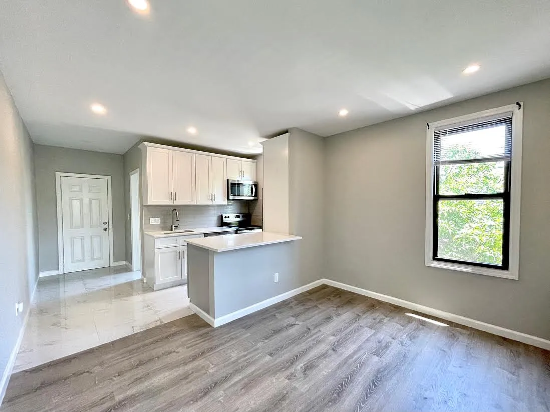 467 Grand View Avenue — Photo 4