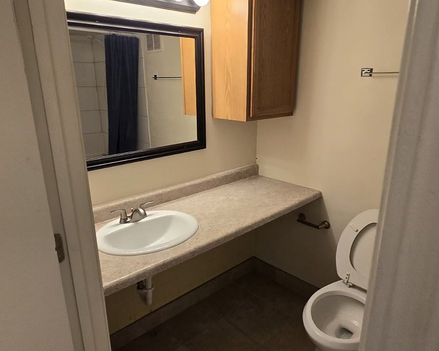 2nd image of 380 W Washington Ave