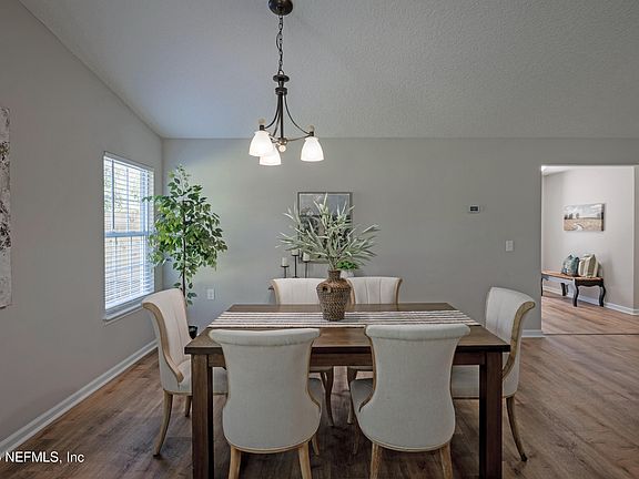 4th image of 4908 CALENDULA Avenue