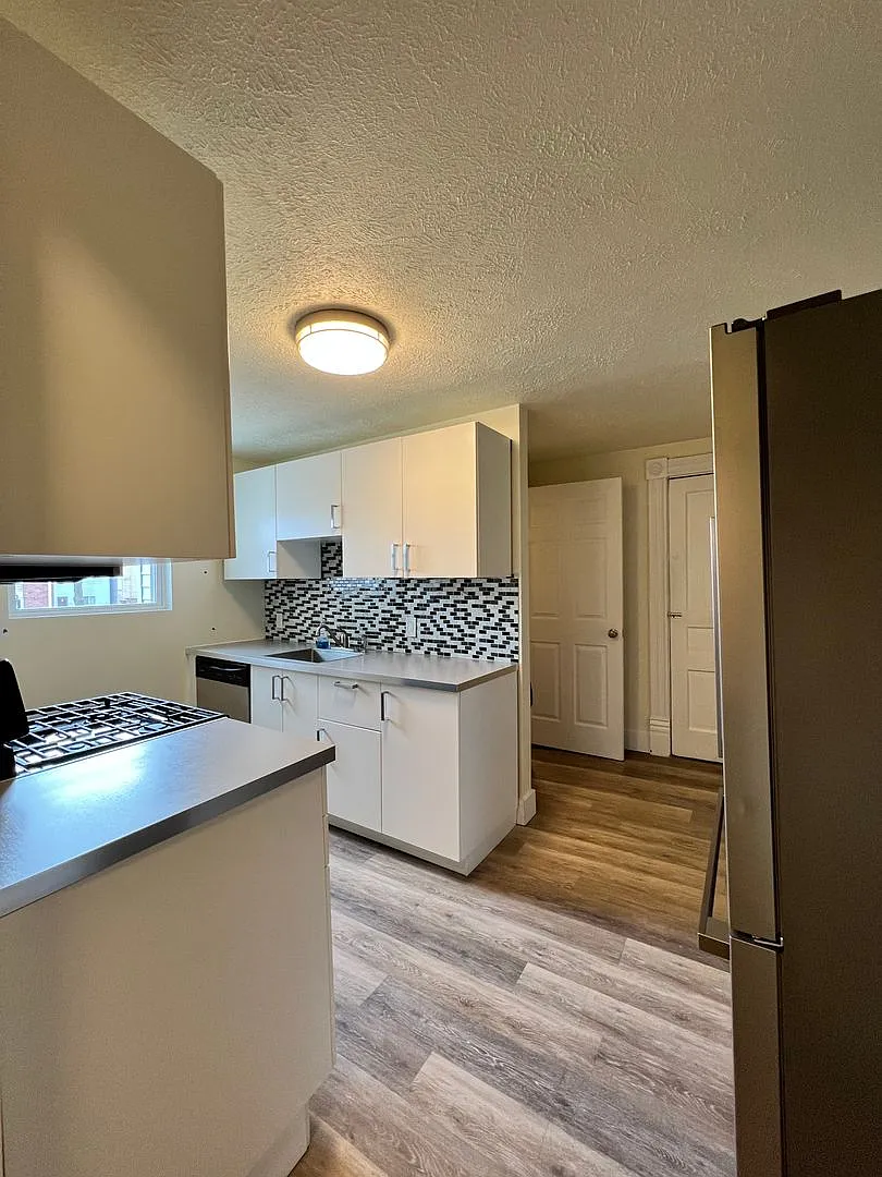 1408 Fernleaf — Photo 3