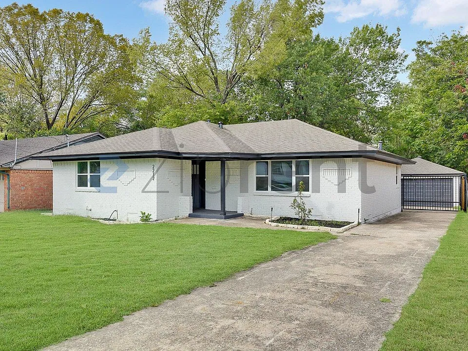 2212 Larry Dr