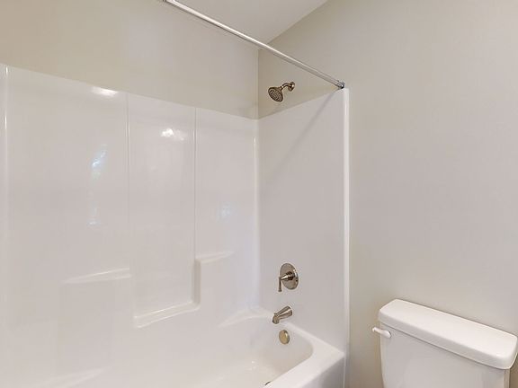 5th image of 951 Shady Ln