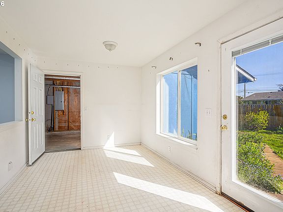 5th image of 207 35th St