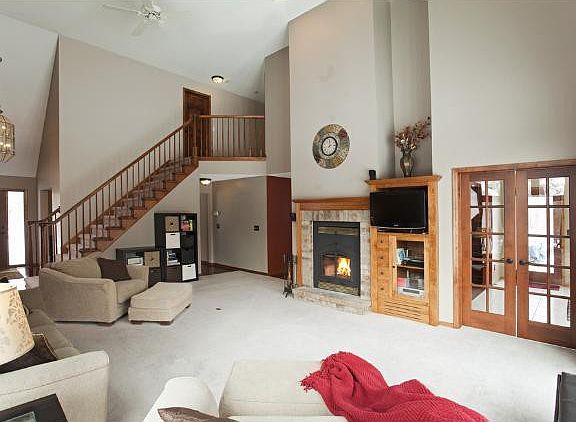 5th image of 15891 York Cir NW