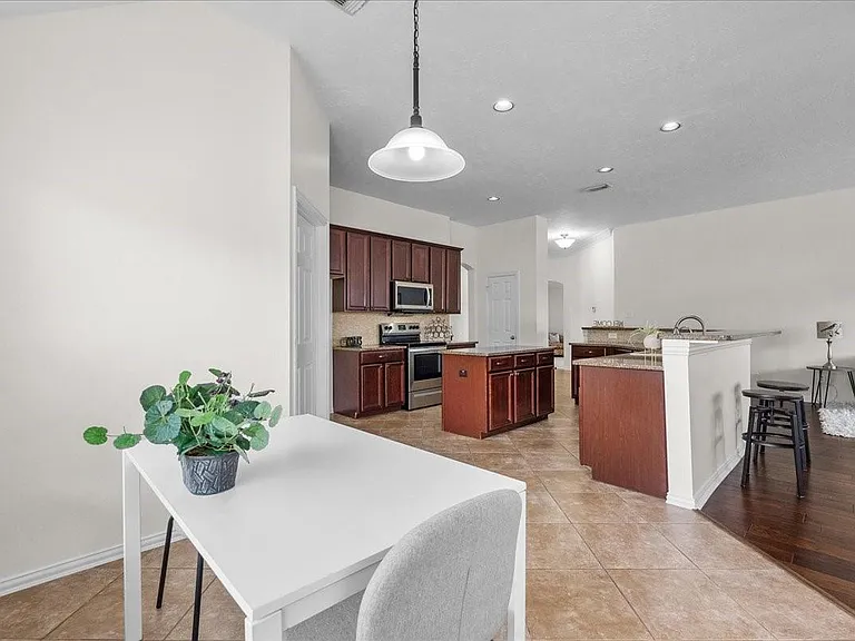 2120 Red Timber Ct — Photo 13