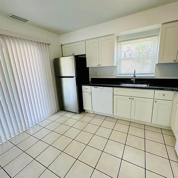 3606 Leanne Ct — Photo 3