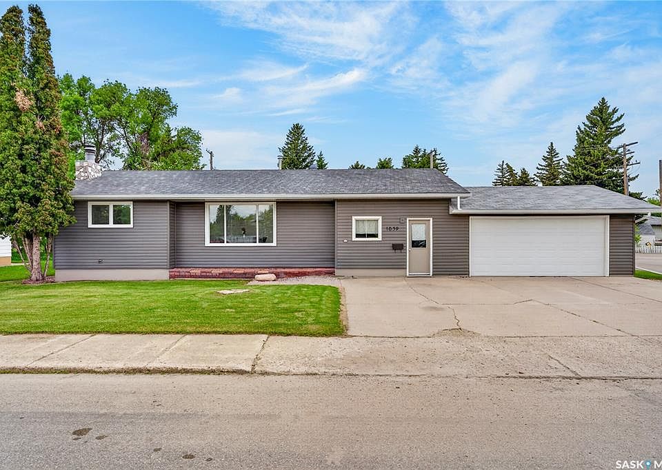 1st image of 1039 7th STREET