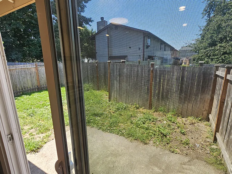 928 24th St NE — Photo 32