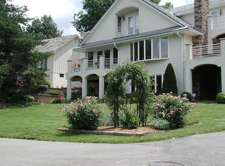 114 NW Hackberry St, Lees Summit, MO 64064