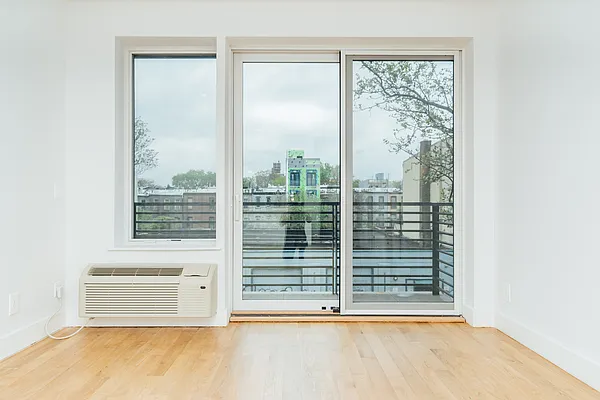 Rented by Nooklyn NYC LLC | media 21