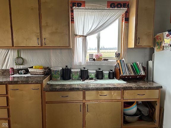 5th image of 4075 E County Road 800 N