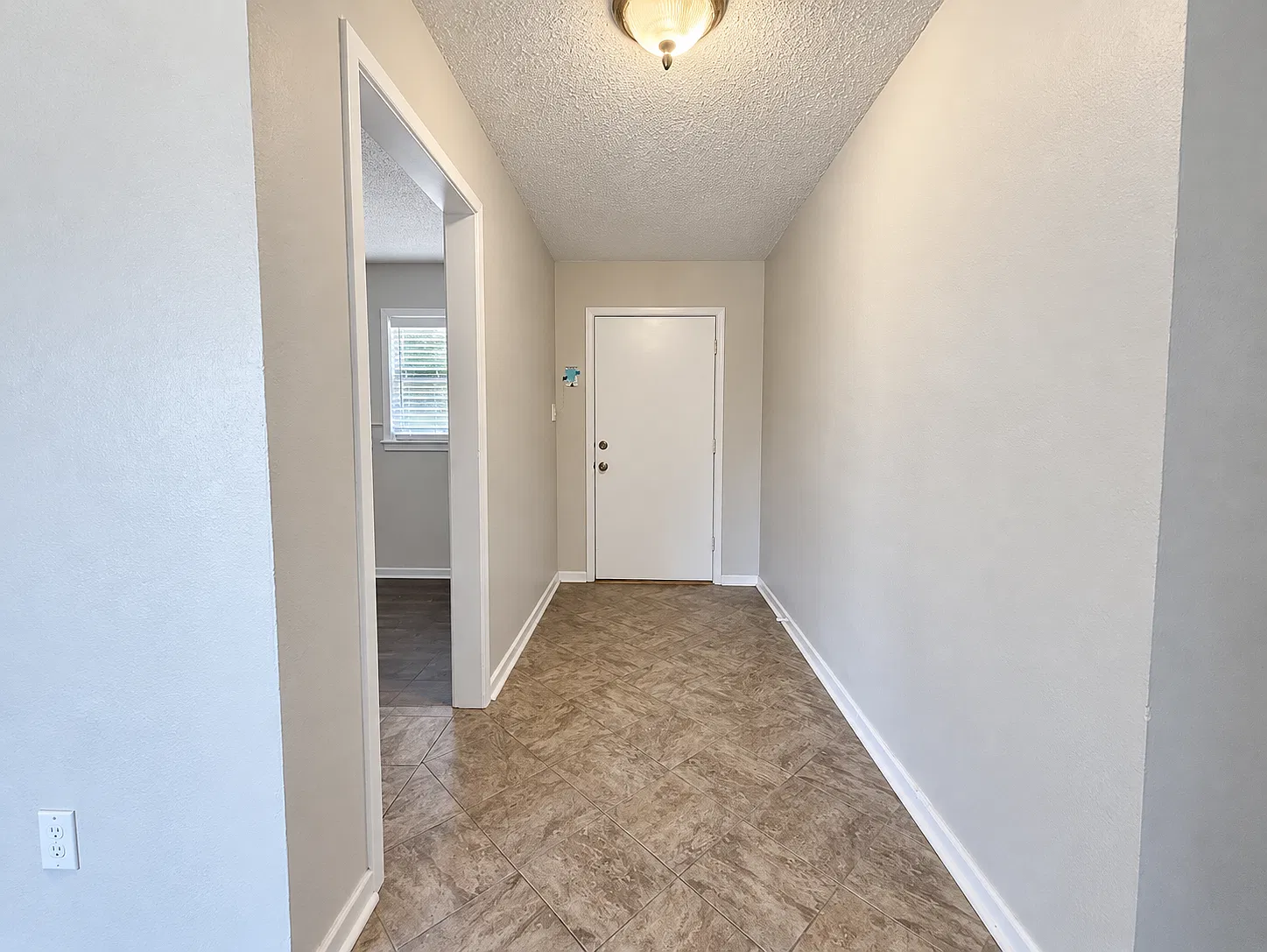 3 bed, 1783 sqft, $1,900 — Photo 2