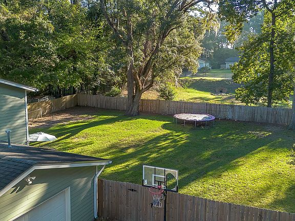 3rd image of 2048 Doomar Dr