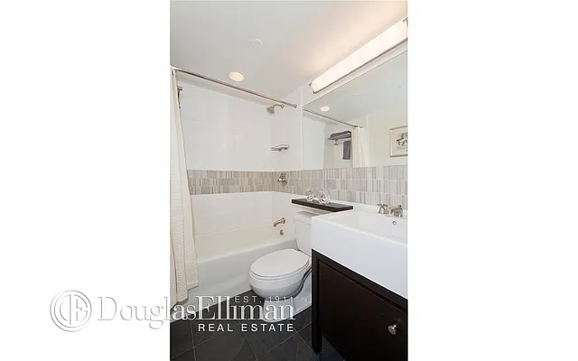 Rented by Douglas Elliman | media 25