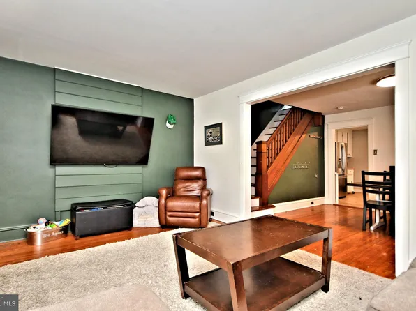 924 Walnut St, Royersford, PA 19468