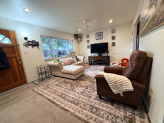 4th image of 303 Boyce Street