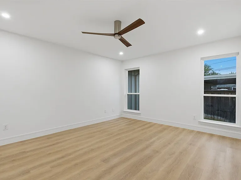 7517 Meadow Oaks Dr — Photo 21