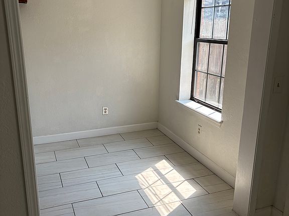 4th image of 1332 High Meadows Dr