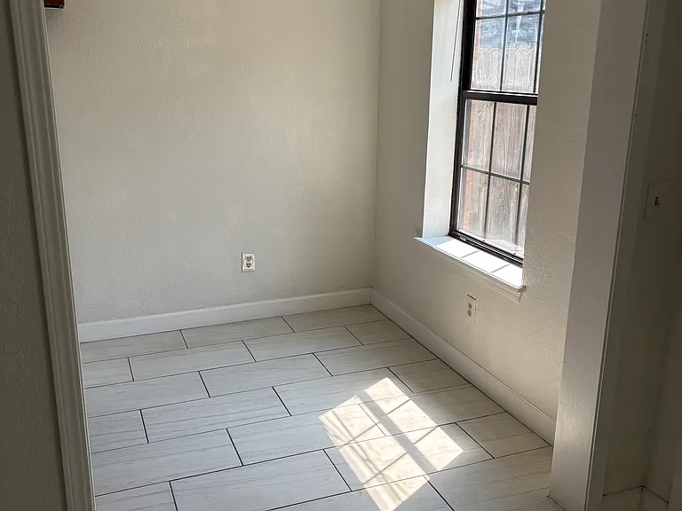 1332 High Meadows Dr — Photo 4