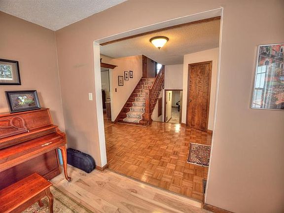 4th image of 2141 Chesterfield Dr