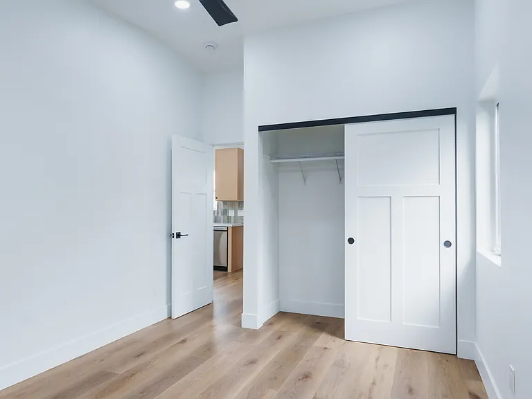6511 Estrella Ave — Photo 16