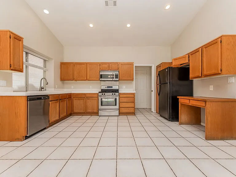607 Park Landing Ct — Photo 7