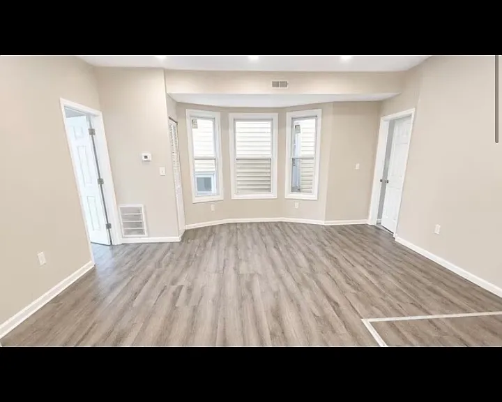 220 N 5th St #2L — Photo 8